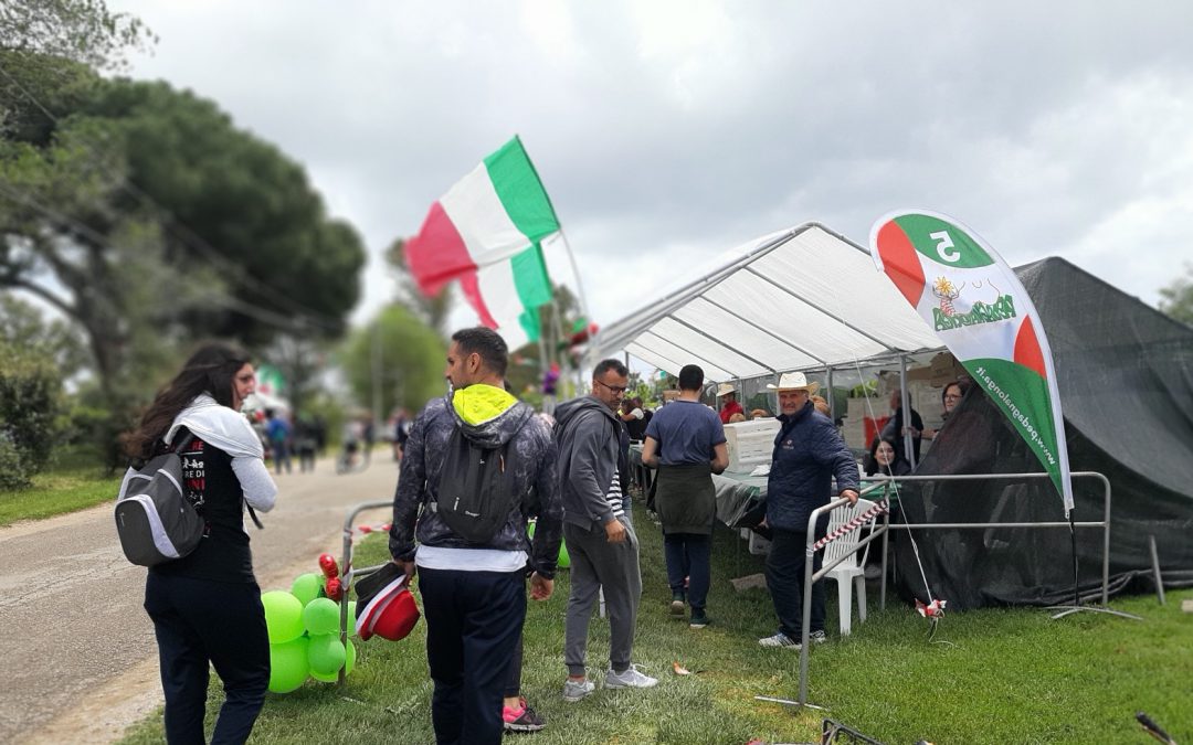 Comunicato stampa, la Pedagnalonga alla Maratona Maga Circe per curare il ristoro del passaggio ai 21 km. Fioriello: «Hanno aderito con il solito entusiasmo al nostro evento da record»