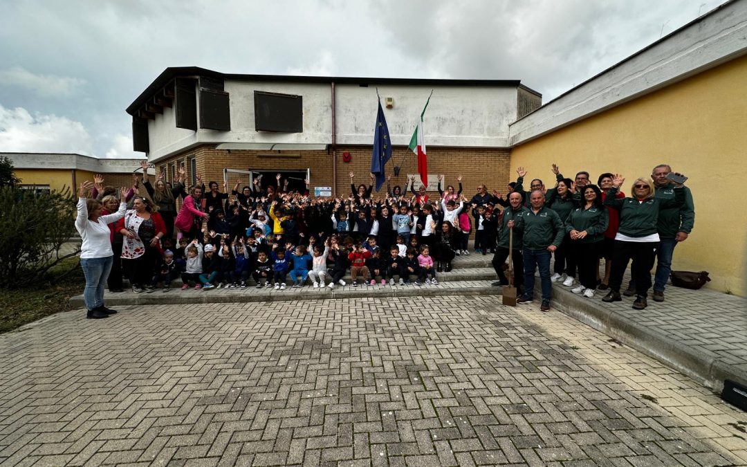 Comunicato stampa, la festa dell’albero  A Borgo Hermada la Pedagnalonga ha celebrato la Festa dell’Albero con gli alunni. Ecco le prossime iniziative
